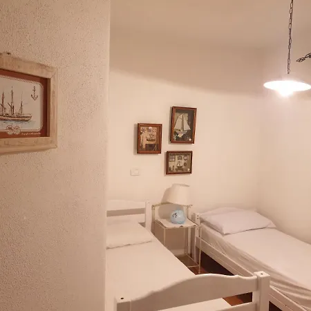 Capo Figari 9, A Apartment *